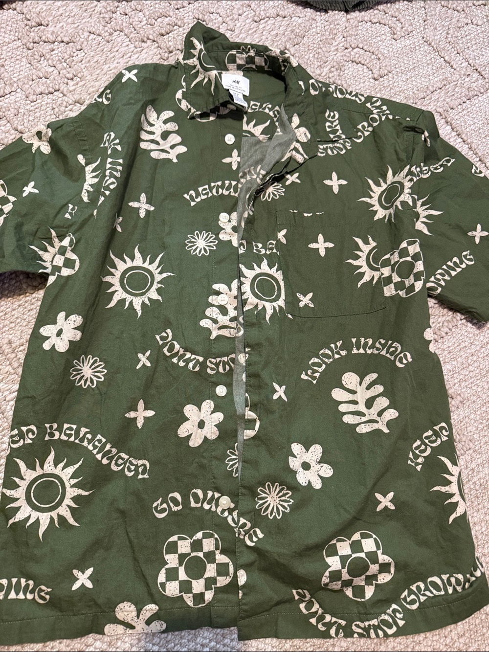 H&M Olive Green Short-Sleeve Button-Down with Cream Graphic Print